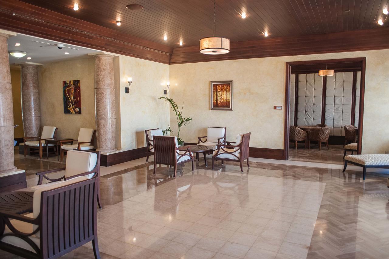 Palmyra Luxury Beach Condos Montego Bay Exteriör bild