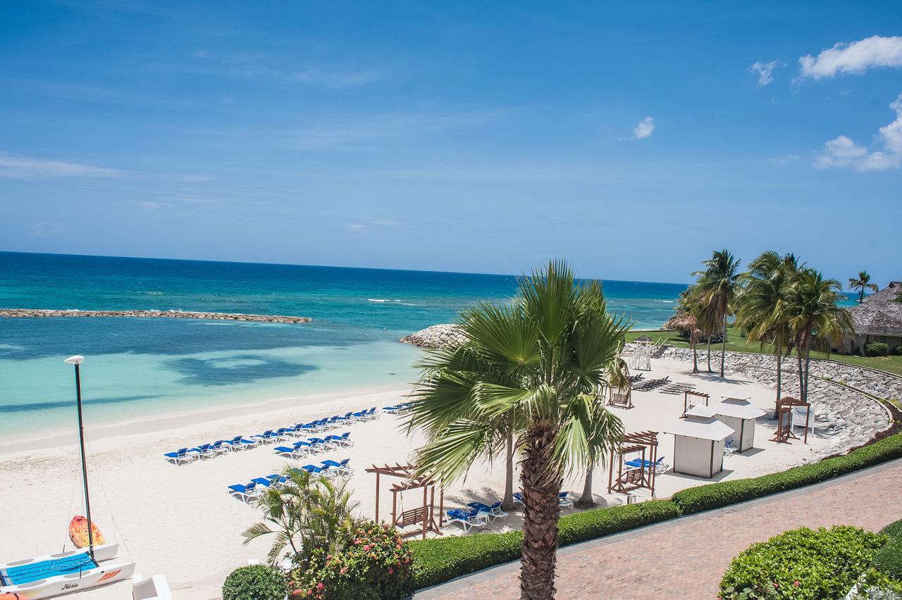 Palmyra Luxury Beach Condos Montego Bay Exteriör bild
